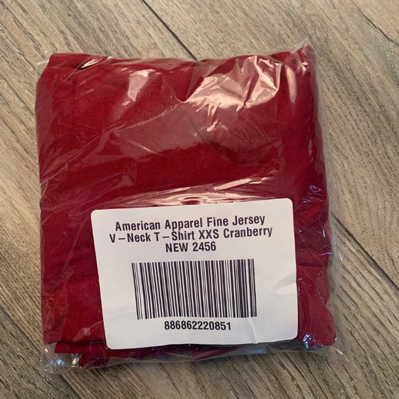 NWT AMERICAN APPAREL FINE JERSEY SHORT SLEEVE V-NECK T-SHIRT CRANBERRY XXS, MED. - Picture 2 of 8